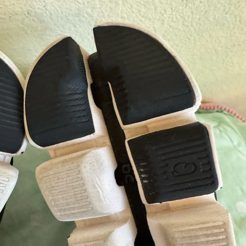 On Running Black Sneakers Womens size 8 - Picture 14 of 16